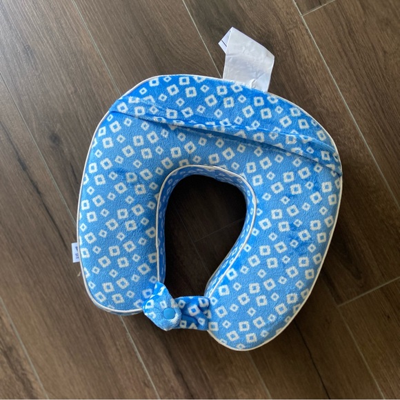 TRAVEL NECK PILLOW - Picture 5 of 5